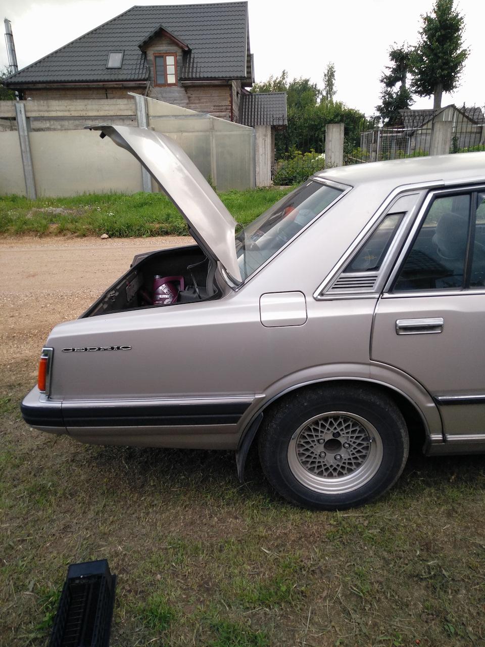 Фото в бортжурнале Nissan Cedric (5G)