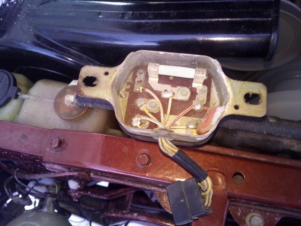 и с другой стороны — Toyota Mark II (30/40)