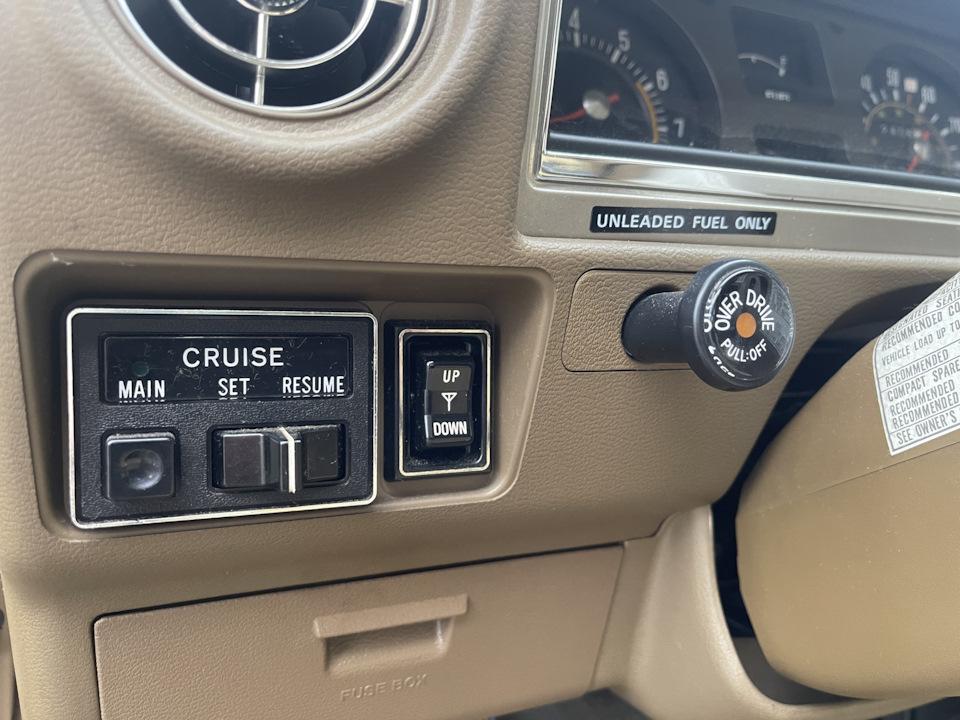 Фото в бортжурнале Toyota Cressida (1G)