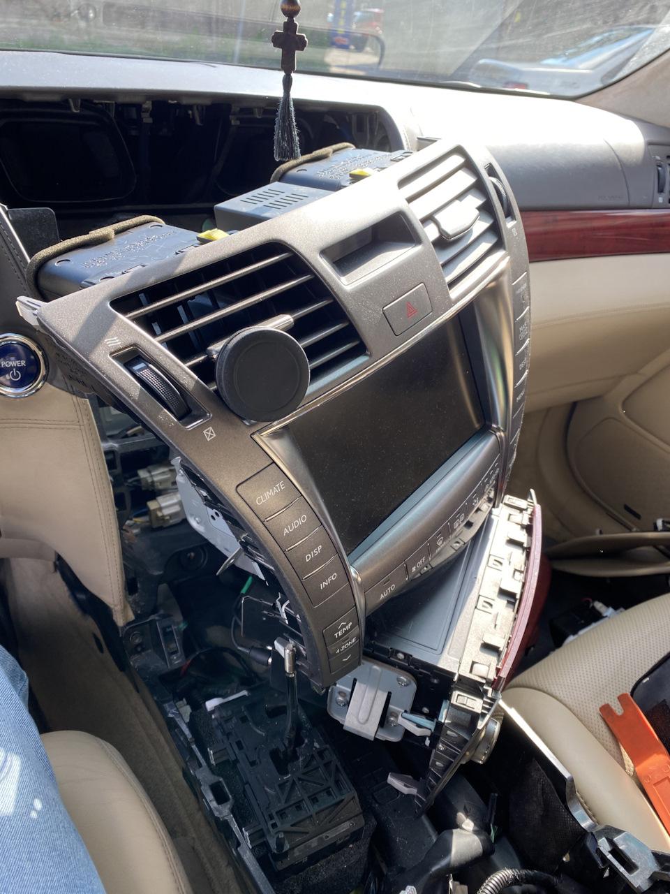 Фото в бортжурнале Lexus LS 600h