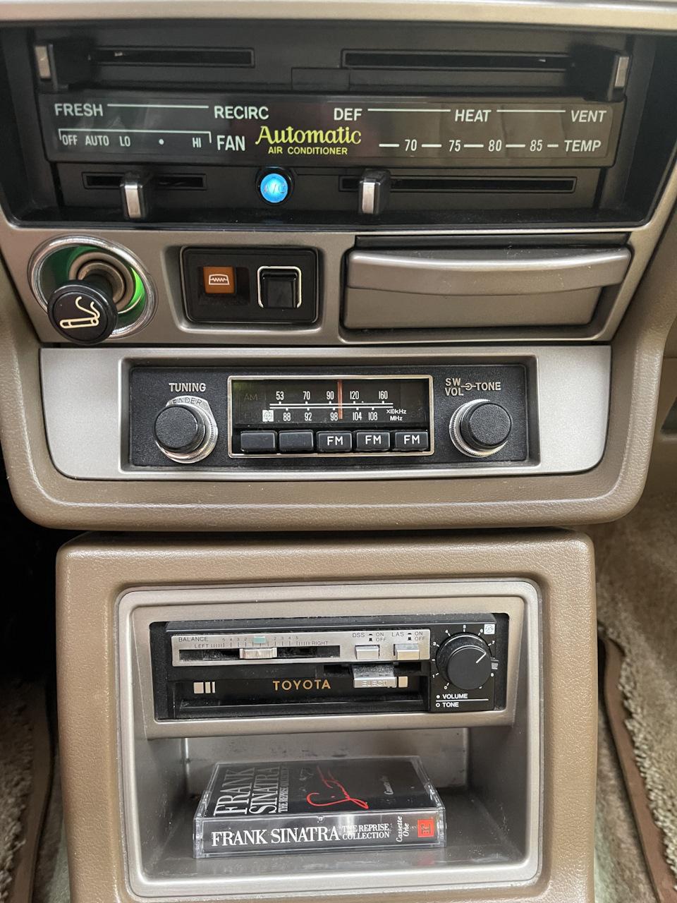 Фото в бортжурнале Toyota Cressida (1G). Запчасти на фото: 75808S