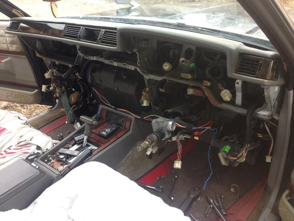 Фото в бортжурнале Nissan Gloria (6G)